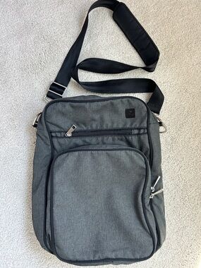 JuJuBe Helix Men’s Messenger Diaper Bag